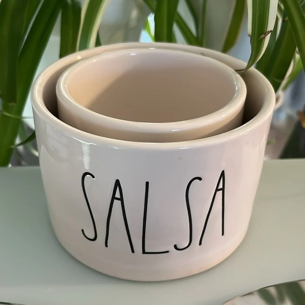Rae Dunn Salsa and Guacamole 🥑 Stoneware Serving Bowls w/ wood handle spreaders